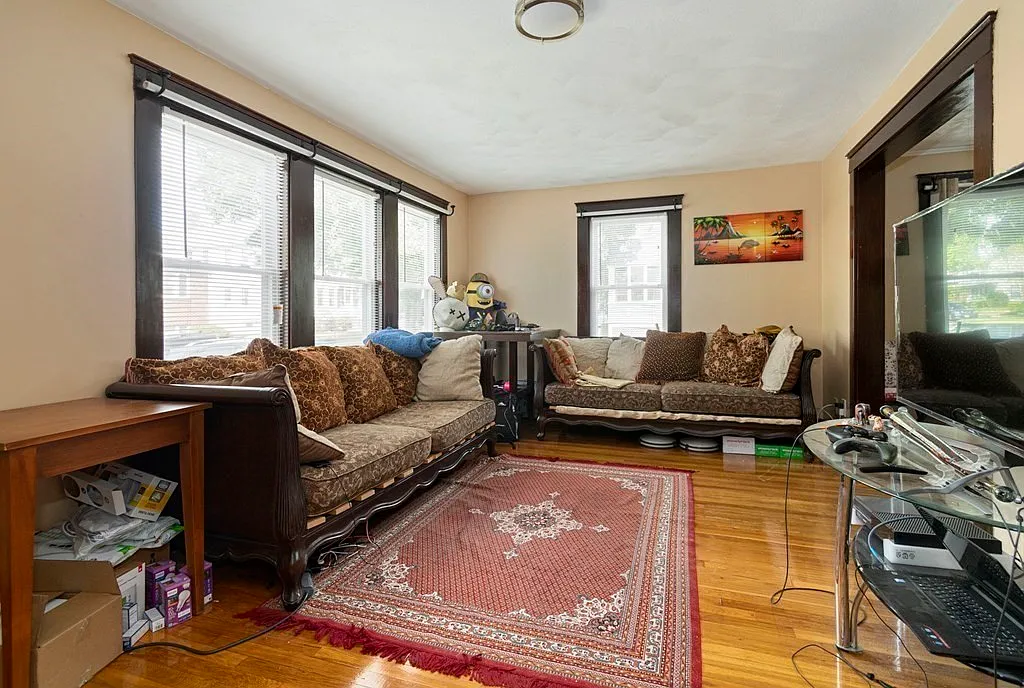 2 bed, 1.0 bath, 1000 sqft, $2,500 — Photo 3