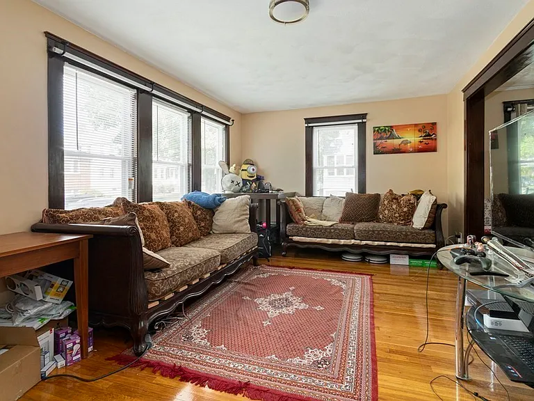 31-33 Underwood Ave #1 — Photo 3
