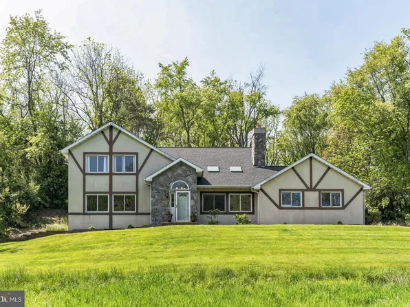 1441 Williamsburg Dr, West Chester, PA 19382