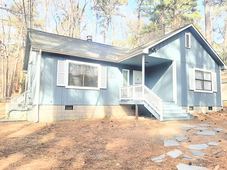 1st image of 102 Briar Patch Ln