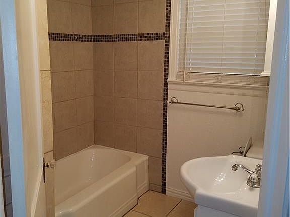 5th image of 6115 Parkdale Dr