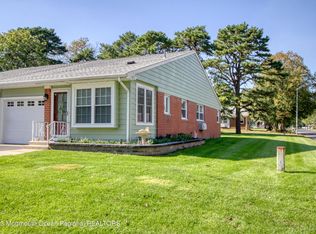 20 Monticello Dr #B, Manchester Township, NJ 08759