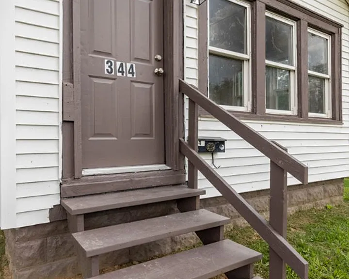 344 Fenton Ave NE — Photo 17