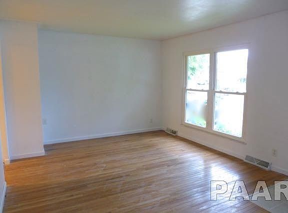 2nd image of 6327 N Upland Ter