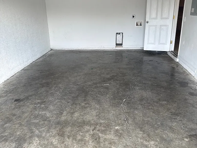 1129 Graystone Ave — Photo 4