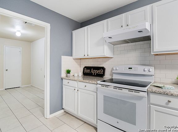 4th image of 15246 Kamary Ln