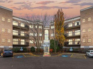 140 Manchester Dr APT 408, Buffalo Grove, IL 60089