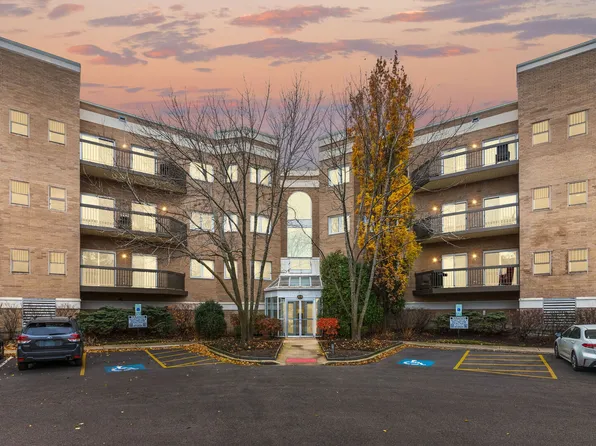 140 Manchester Dr APT 408, Buffalo Grove, IL 60089