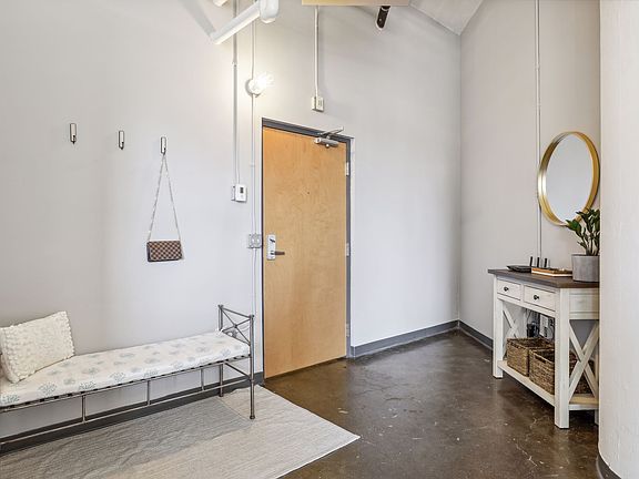 4th image of 500 Robert St #307