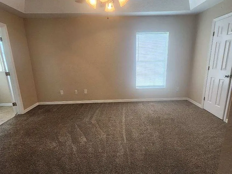 161 Eagle Point Blvd — Photo 3