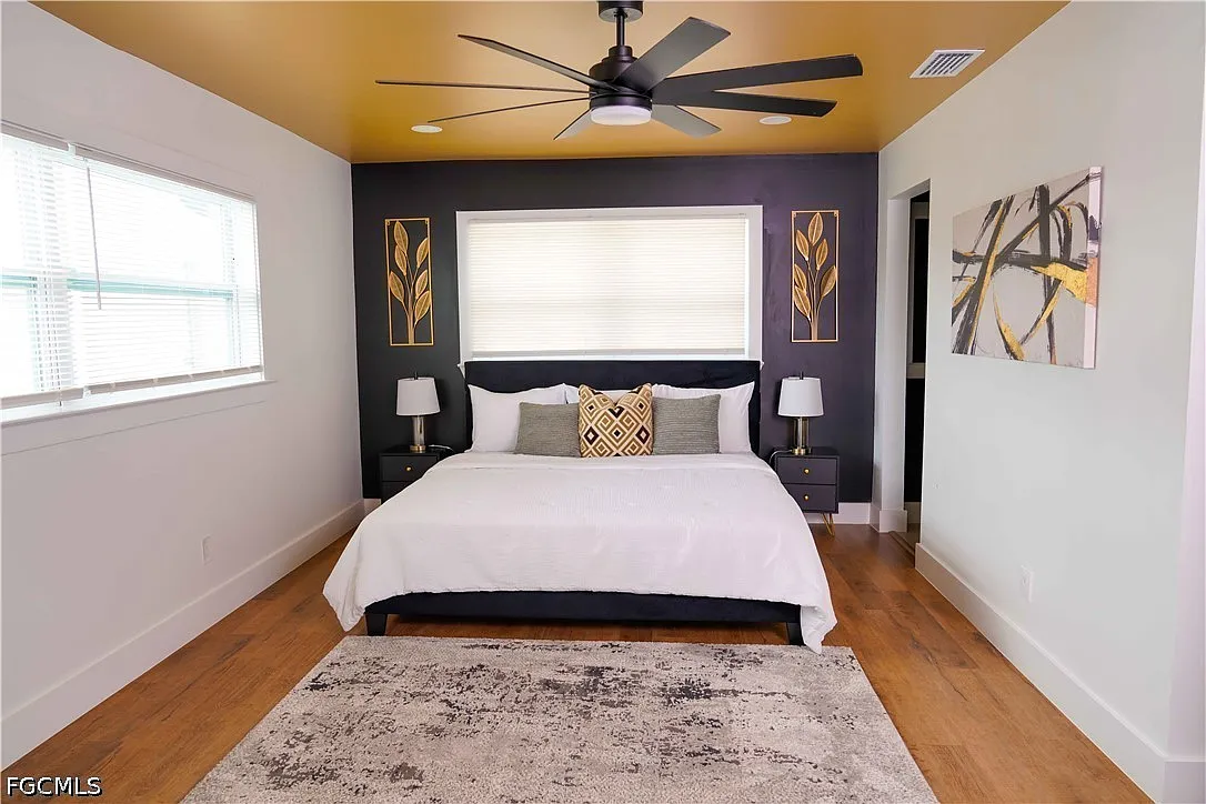 2 bed, 2.0 bath, 1393 sqft, $3,500 — Photo 2