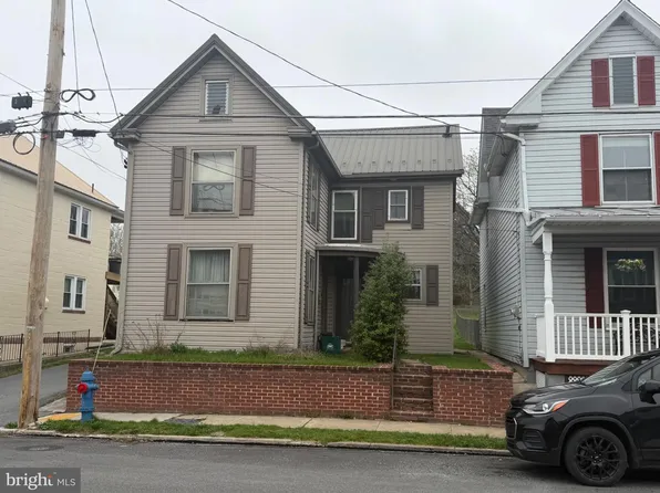 375 W Queen St, Chambersburg, PA 17201