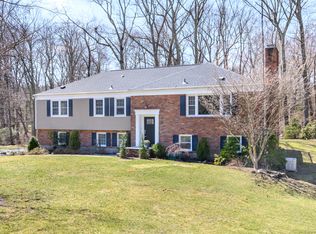 43 Settlers Trl, Stamford, CT 06903