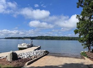 1080 Clearwater Dr, White Plains, GA 30678