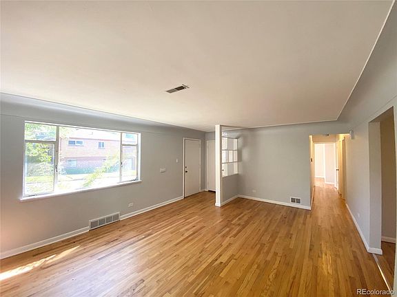 3rd image of 215 E Warren Ave