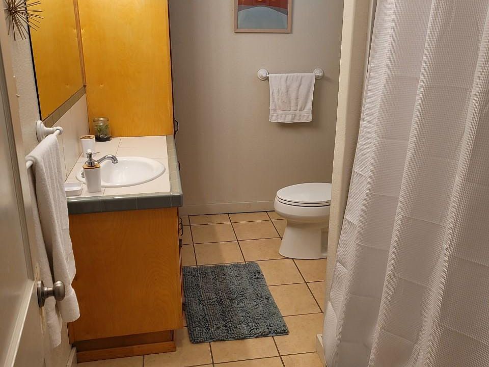 2nd image of 2623B Columbus Ave
