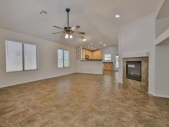 3rd image of 540 W Camino Curvitas