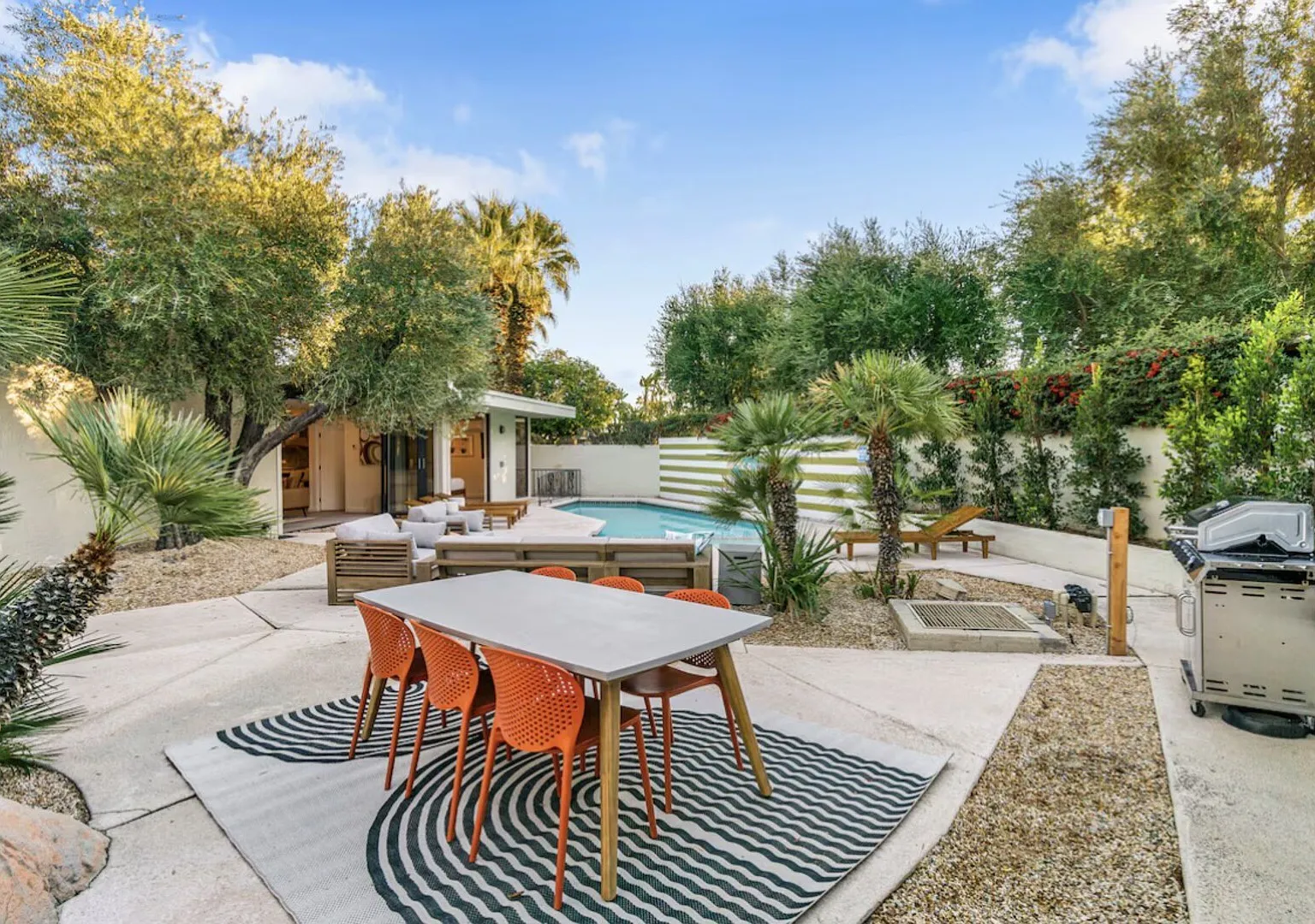 Mid-Century Desert Oasis Private Pool + Spa | 6 Min to Downtown — Photo 4