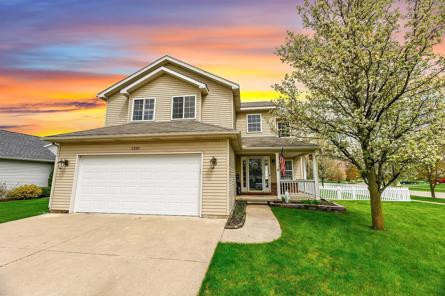 1310 Maple Leaf Ln photo 1