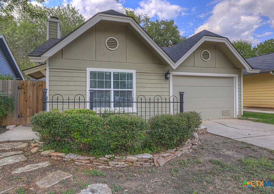 1st image of 3915 Chimney Springs Dr