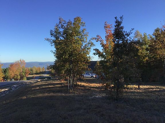 5th image of 245 Lookout View Dr #Rb-218
