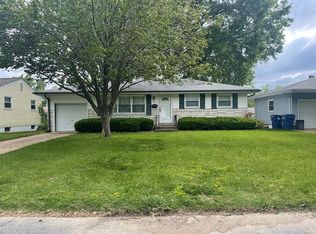 75 Sally Dr, Florissant, MO 63031