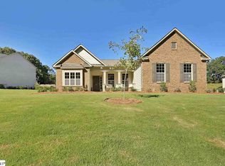 63 Scotts Bluff Dr, Simpsonville, SC 29681