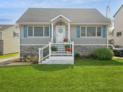 2543 Bayview Avenue, Wantagh, NY, 11793