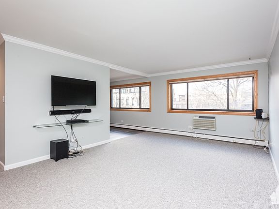 3rd image of 561 W Stratford Pl APT 3B