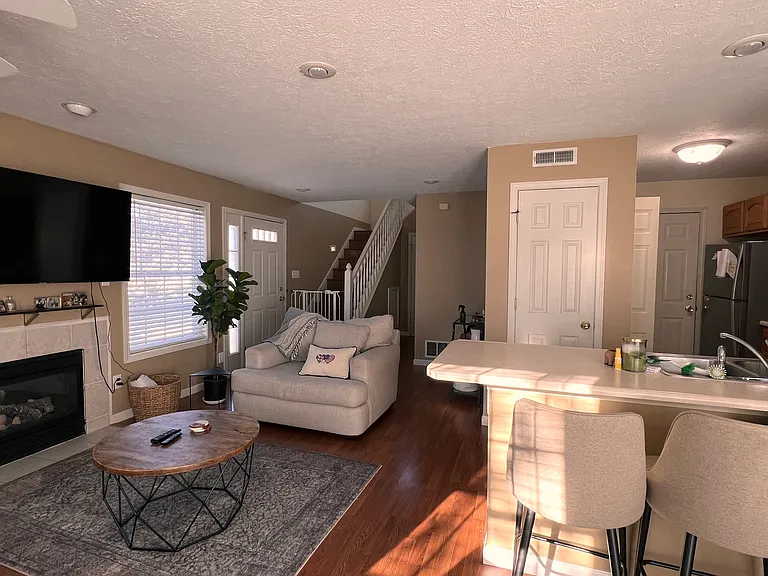 3590 S Oaklawn Cir — Photo 3