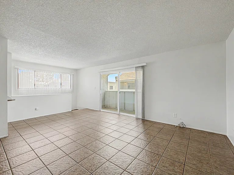 5905 N 48th Ave — Photo 16