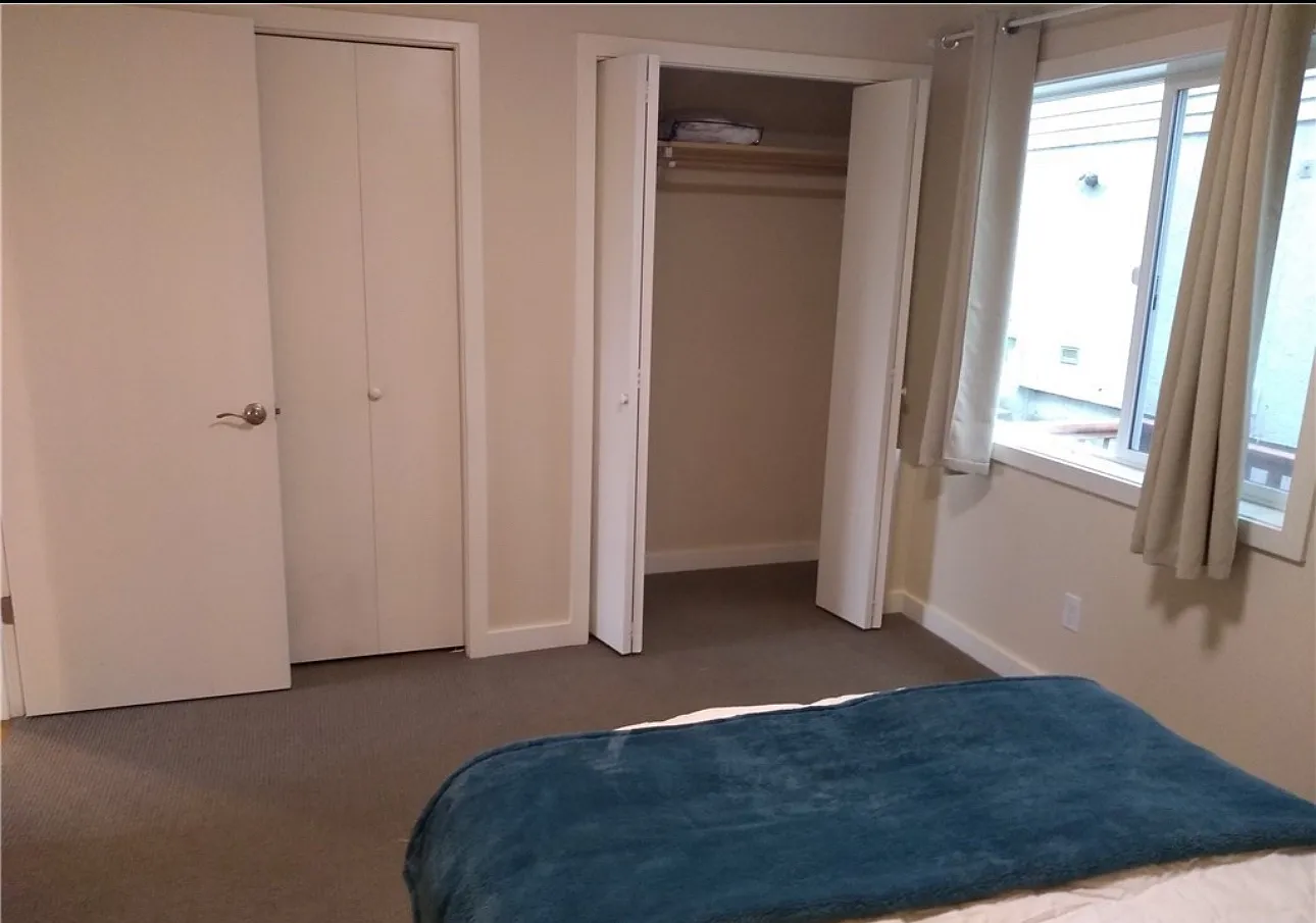 643 W Nickerson St — Photo 3