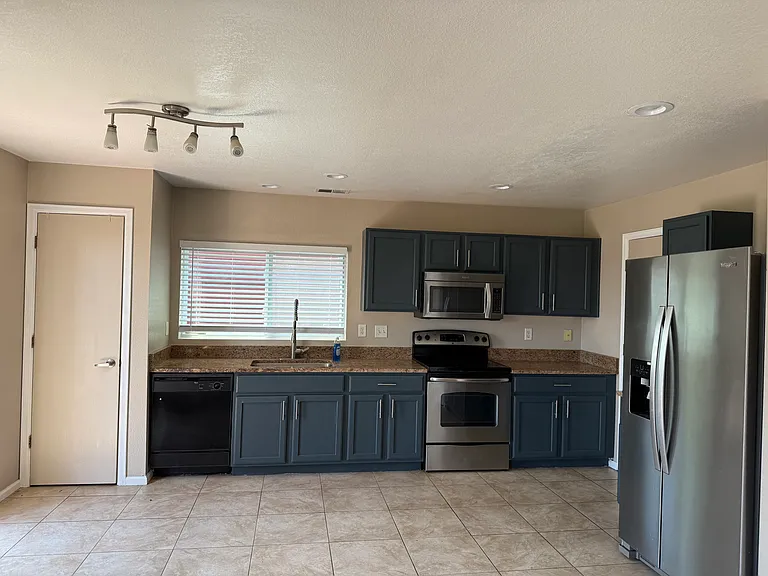 7876 Humboldt Cir — Photo 3