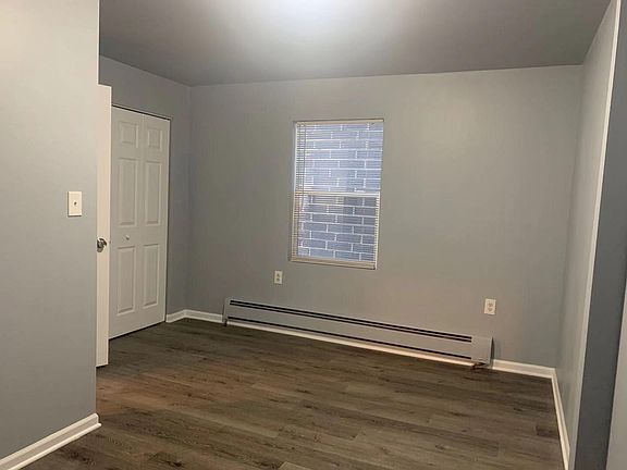 1st Bedroom (Bigger one)