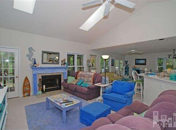 4th image of 700 Mason Knoll Dr