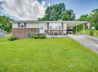 221 McFarland Dr, Kingsport, TN 37664
