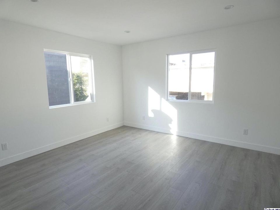 1st image of 10835 Blix St #5
