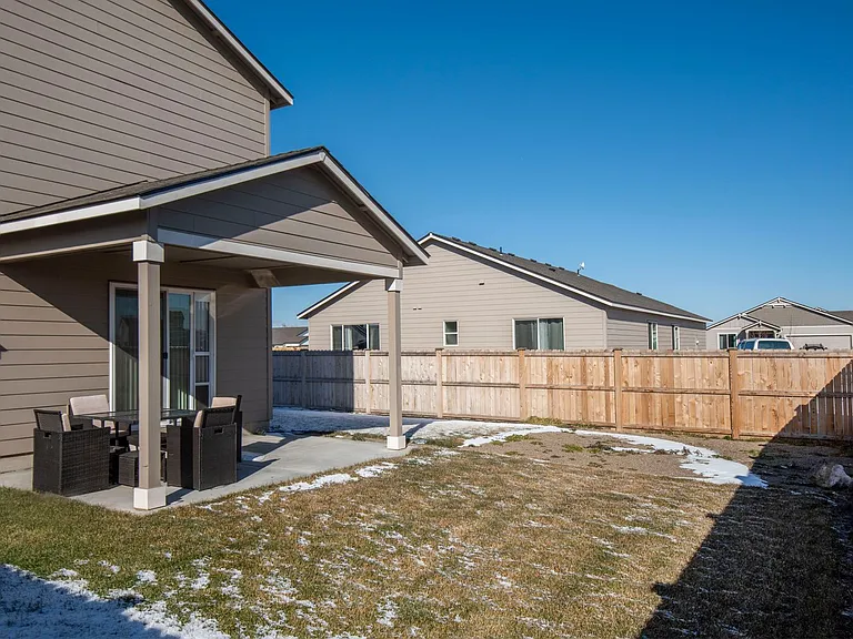 280 NW Double Eagle Ave — Photo 23