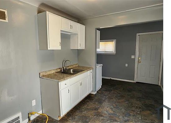 1st image of 14176 Plainview Ave