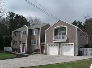 1 Kearsage St, Tewksbury, MA 01876