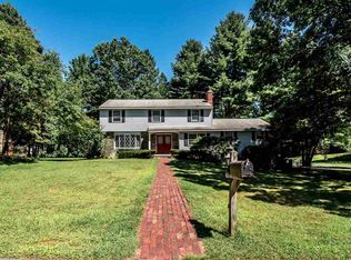 2326 Knollsview Dr, Niskayuna, NY 12309