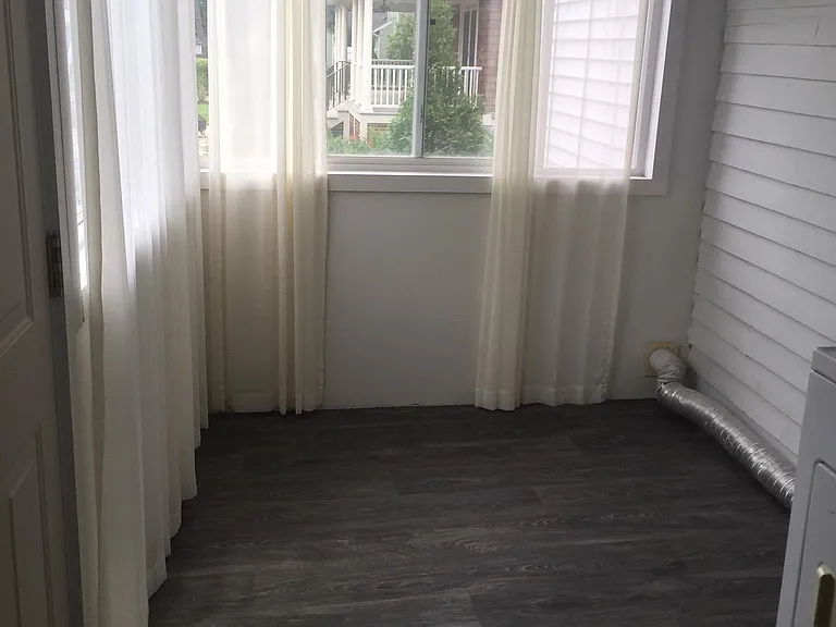 30 Whitman Ave — Photo 17