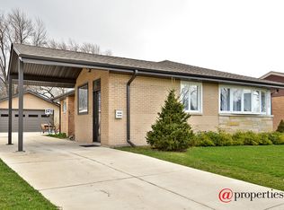 7319 W Greenleaf St, Niles, IL 60714