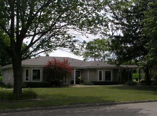902 N Worth St, Sullivan, IL 61951