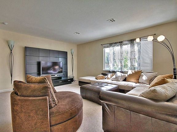 2nd image of 3288 Kloetzel Ln