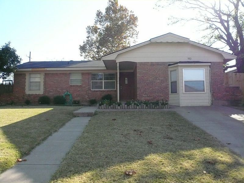 5812 NW Cherry