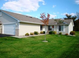 801 Greensview Ct NW, Hutchinson, MN 55350