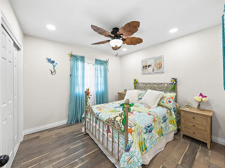 21699 Banner St — Photo 8