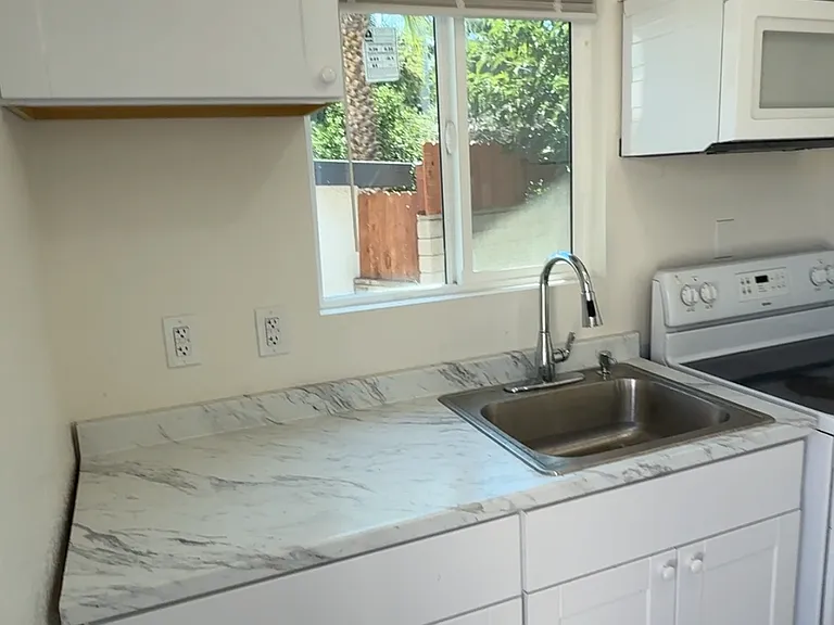5035 Kensington Way #ADU — Photo 3