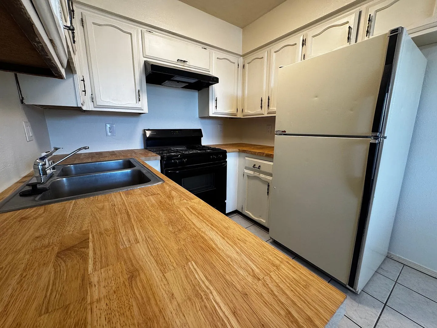 1491 - 12209 Eric Ct NE — Photo 2